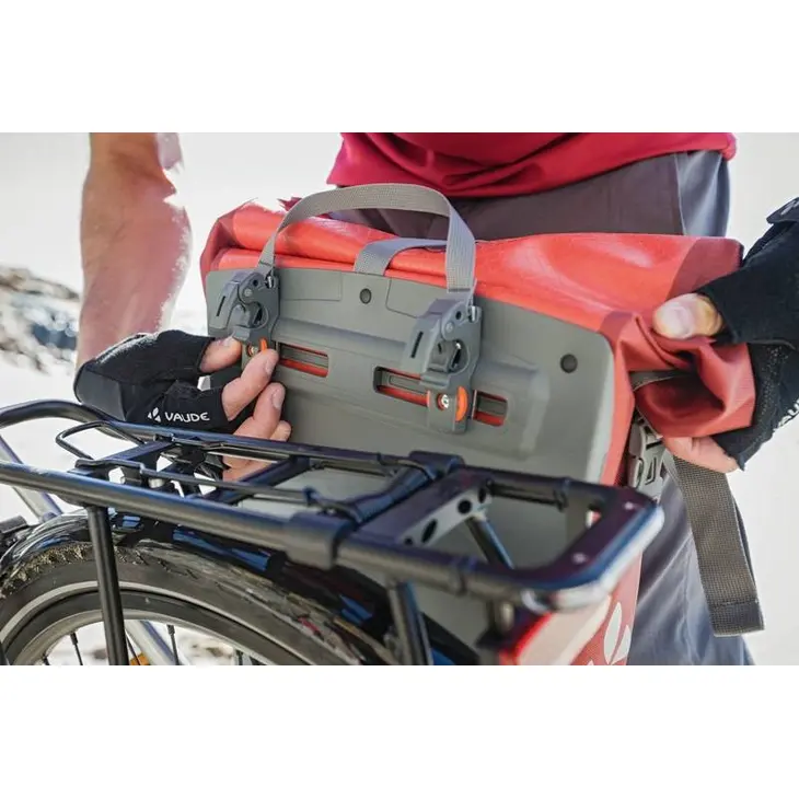 Aqua Back waterdichte achtertassen – Vaude – ROOD
