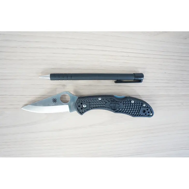 Canivete SPYDERCO Delica 4 Noir C11PBK